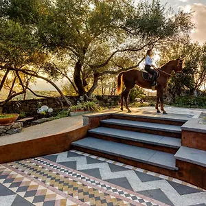 Farm stay Canales 